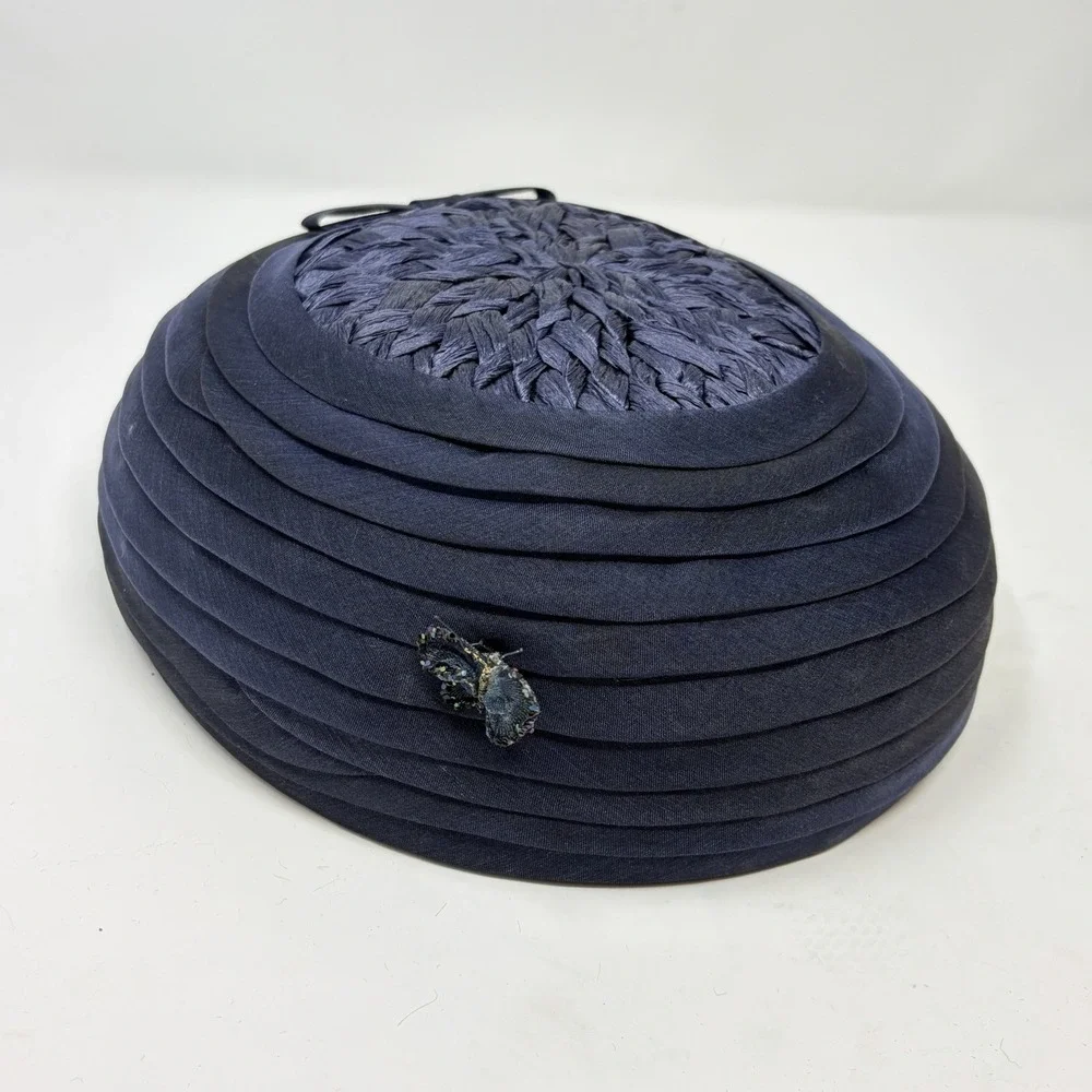 Vintage 1960s Navy Pillbox Hat Raffia Silk Faille Size 22 Jackie‎ O Style